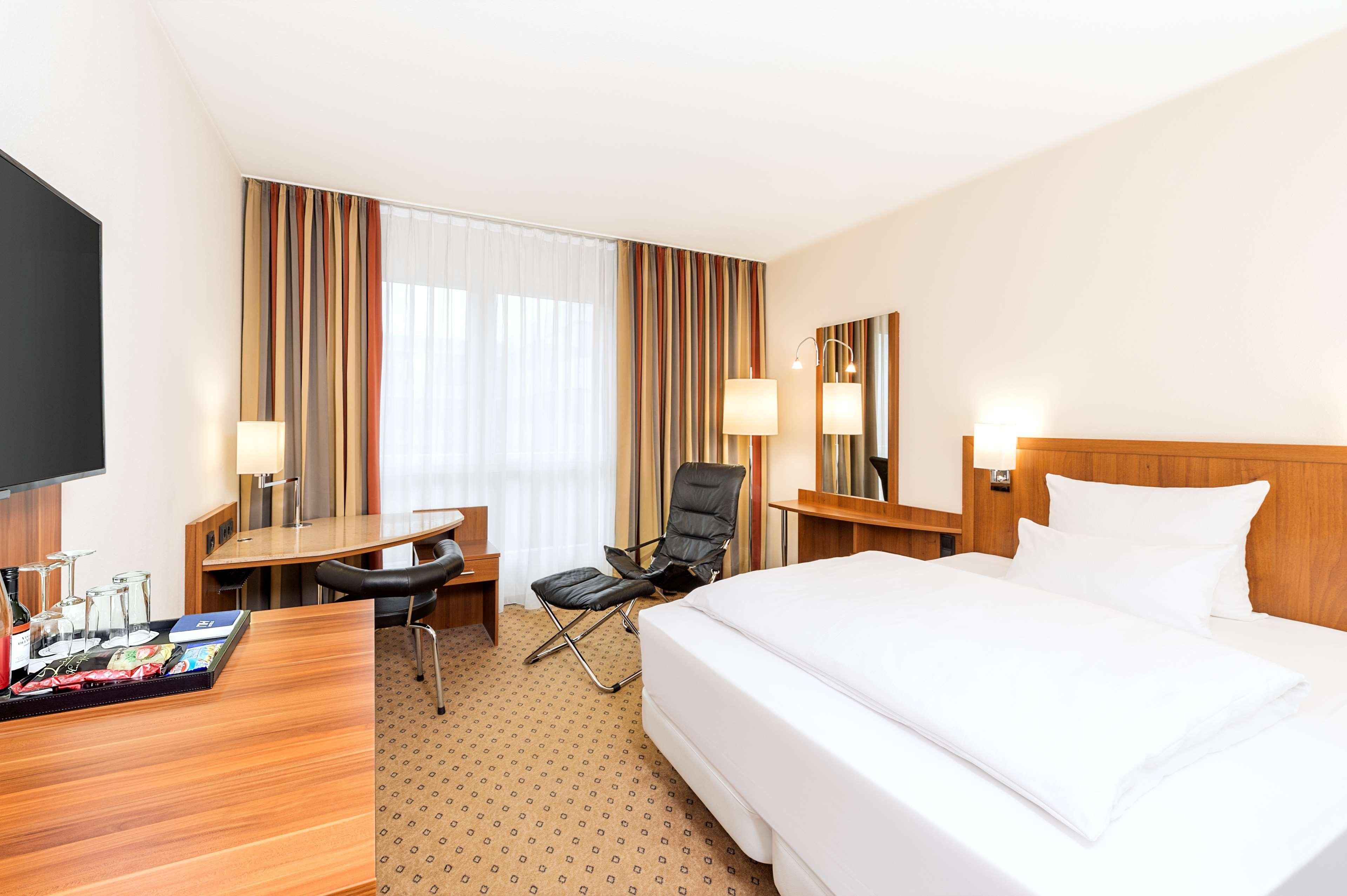 Hotel Nh Muenchen Ost Conference Center Aschheim Zewnętrze zdjęcie