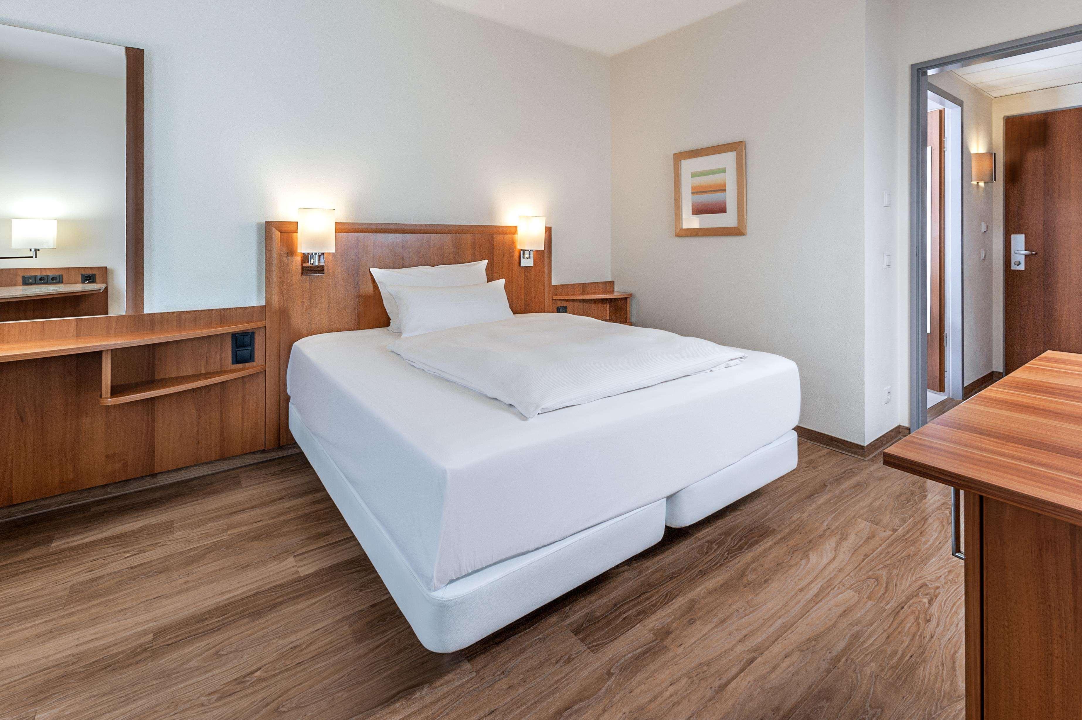 Hotel Nh Muenchen Ost Conference Center Aschheim Zewnętrze zdjęcie